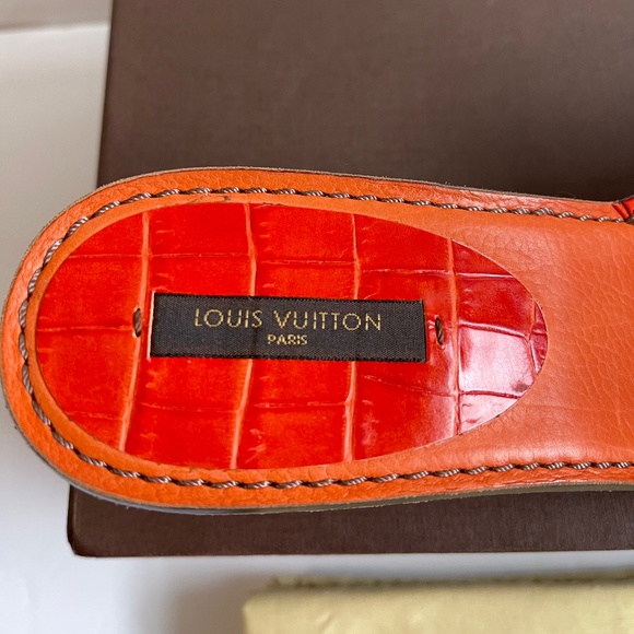 LOUIS VUITTON SLIDES - Picture 4 of 8
